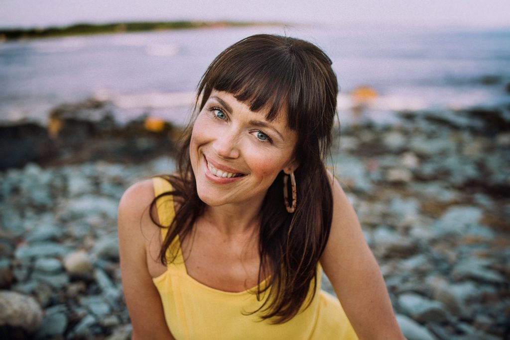 The Becoming Podcast with Estelle Thomson